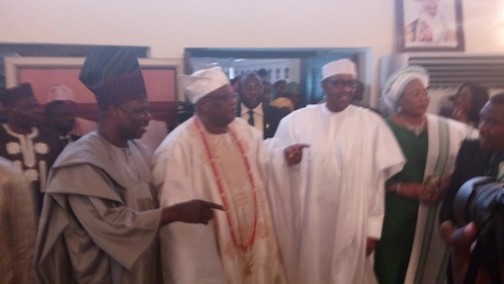 L-R: Governor Ibikunle Amosun; Awujale of Ijebuland, Oba (Dr.) Sikiru Kayode Adetona  and President Muhammadu Buhari at the Obas palace in Ijebu Ode Photo: Abiodun Onafuye/Ijebu Ode