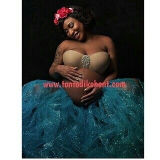 Tonto Dikeh displaying her baby bump before she was delivered of a baby in Houstin, Texas late Wednesday night
