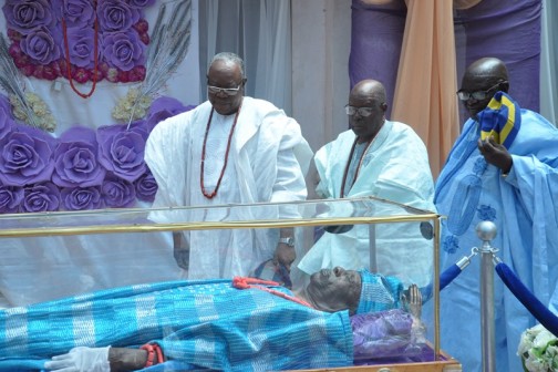 The Ibadan High Chiefs paying their last respects to the Olubadan