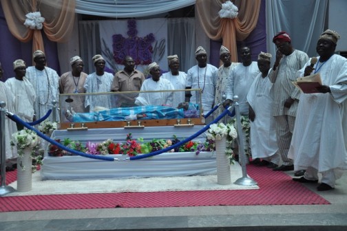The Ibadan Progressive Forum paying their last respects tothe late Olubadan who was one of their members in his lifetime