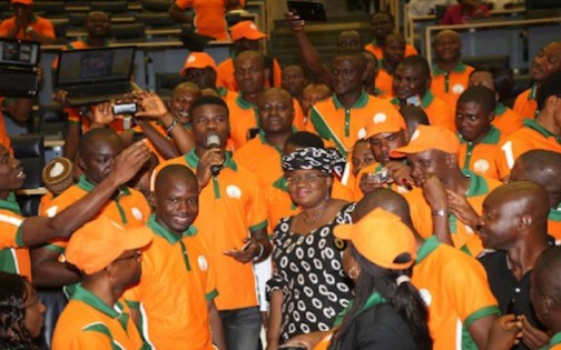 Minister of Finance, Dr. Ngozi Okonjo-Iweala, (M) with a cross section of YouWin awardees in 2013