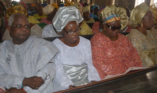 From left, the late Olubadan’s eldest son, Prof. Femi Lana, Olori  Moriyike Odulana, the deceased daughter, Princess Bose Omotosho