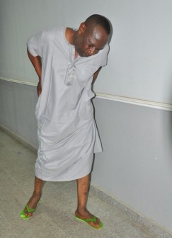Hon Akanni Afolabi struggling to walk before newsmen
