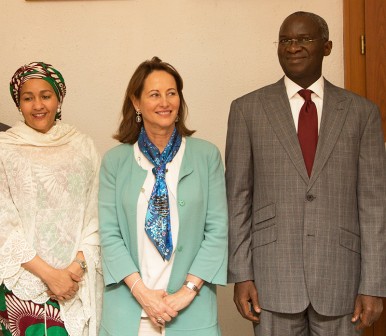 Minister of Power, Works, & Housing, Mr Babatunde Fashola, SAN (right), his Environment counterpart, Ms Amina Mohammed (left) and the French Minister of Environment and Energy, Segolene Royal (middle) during a courtesy visit to the Minister at the Ministry of Power, Works and Housing Headquarters, Mabushi, Abuja, FCT on Tuesday ,15th March 2016.   