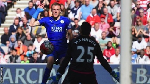 Jamie Vardy scores for Leicester against Sunderland