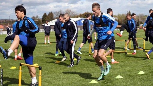 LeicLeicester players wear GPS vests in training to record their every movementester training