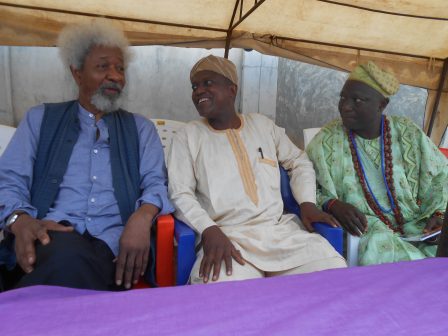 Prof. Wole Soyinka in Ebedi with Dr. Wale Okediran and Baale Awojobi (right)