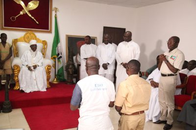 Governor Adams Oshiomhole ( standing (right), introduces APC gubernatorial candidate in Edo State, Mr Godwin obaseki and his running mate, Philip Shaibu to His Royal Highness, Crown Prince Eheneden Erediauwa, Edaiken N'Uselu, during the visit of the Progressive Governors' Forum to the Crown Prince, on Saturday