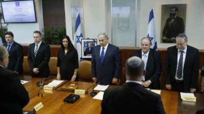 A special cabinet meeting was called to mourn Mr Peres' death 