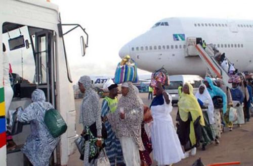 pilgrims-arriving