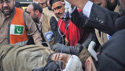 twin-blasts-kill-at-least-six-in-pakistan-train-attack