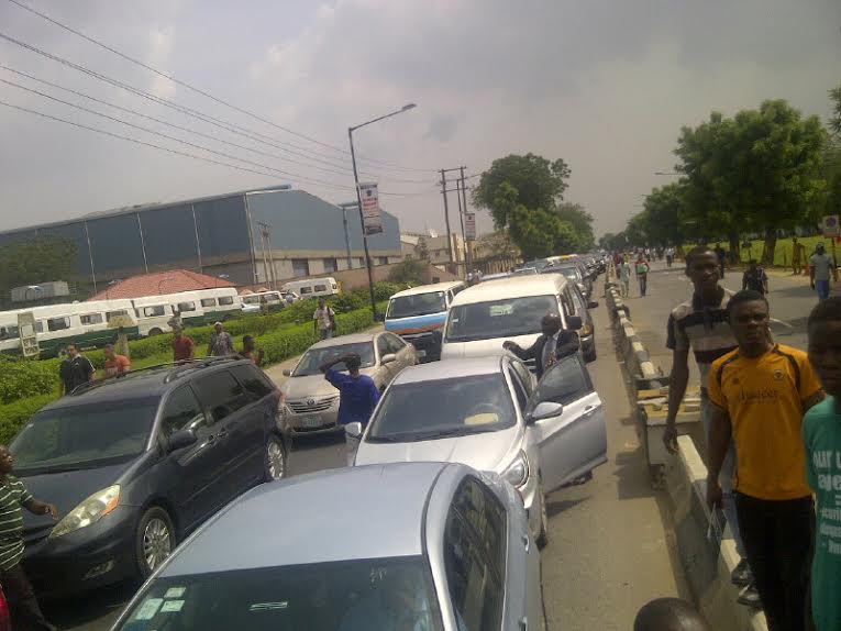 Gridlock on Mobolaji Way as a result of the protest 