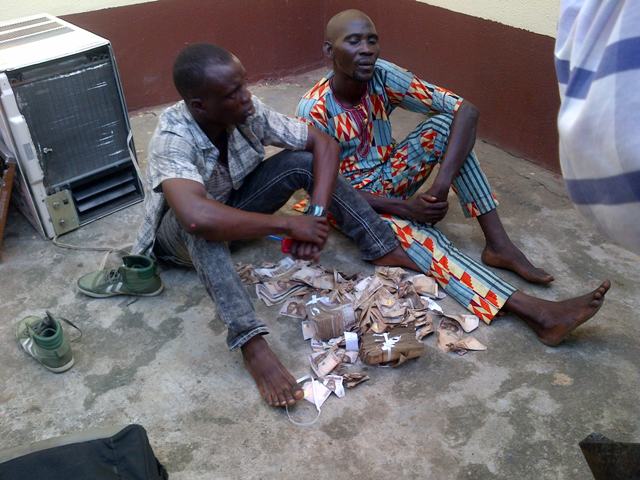 The stolen money and the touts arrested