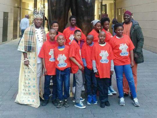 children-and-leaders-at-the-Igbo-language-school-inauguration 2