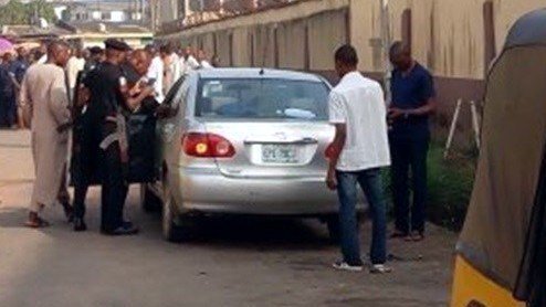 Lovers-found-dead-inside-car-after-sex-in-Lagos