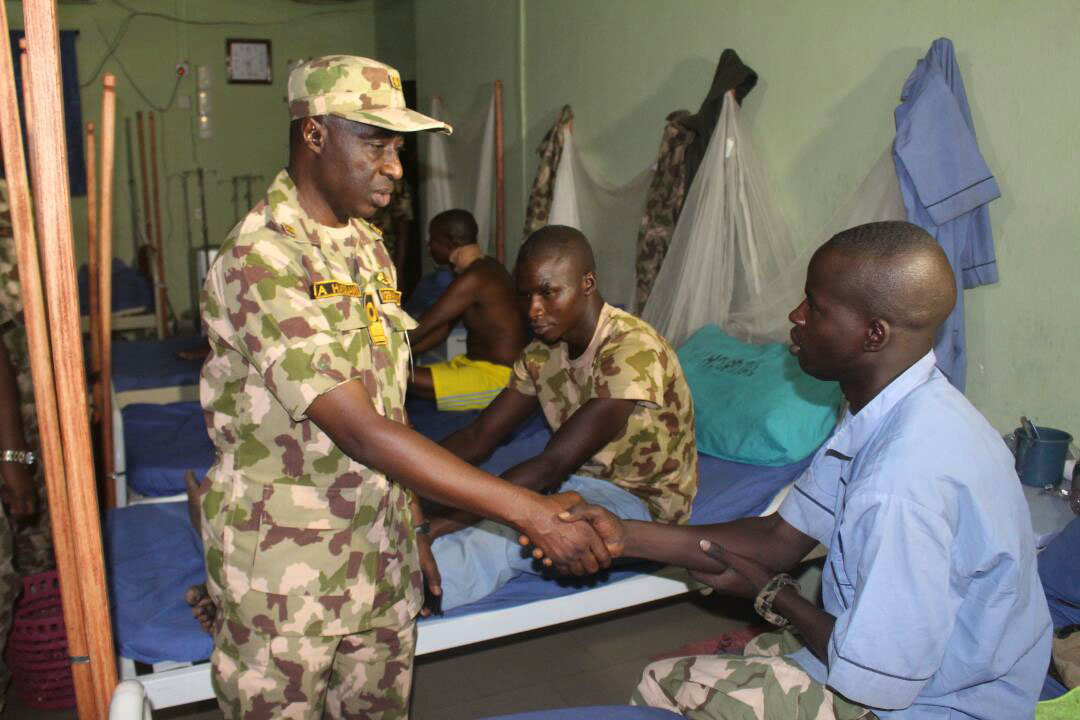 Commander-Operation-Lafiya-Dole-visits-wounded-soldiers-at-Hospital-in-Maiduguri