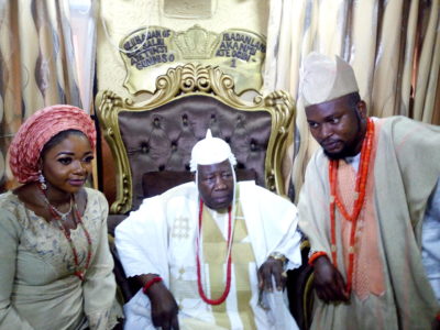 Olubadan of Ibadanland Oba Saliu Adetunji, Aje Ogunguniso 1 flanked by Mogaji Denrele Adetunji and Wife