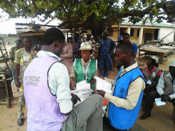Sorting-and-counting-of-ballot-papers-in-one-of-the-polling-units-in-Ekiti-state-e1531596565276