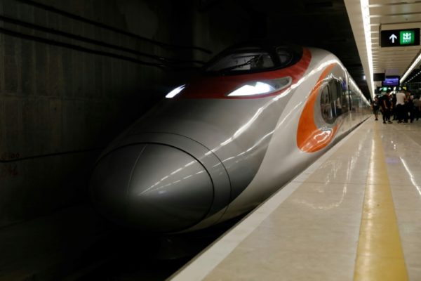 The-High-speed-rail-or-bullet-train-service-now-linking-China-and-Hong-Kong–e1537682878100