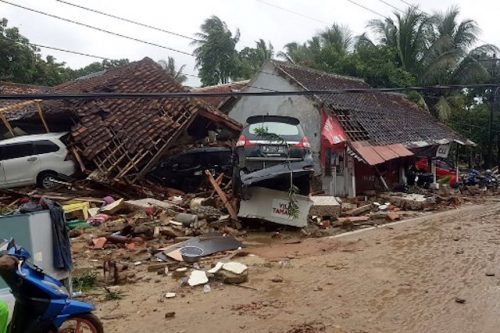 Tsunami-effect-in-Carita.-Photo-by-Indonesias-Social-Affairs-Ministry-