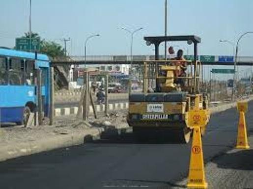 Ongoing-repair-work-on-the-Apapa-wharf-roads-in-Lagos