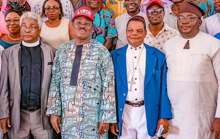 Governor Abiola Ajimobi and APC Governorship candidate in the state, Chief Bayo Adelabu in a group photograph with CAN, Oyo State chapter