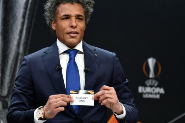Pierre-van-Hooijdonk-former-Dutch-striker-pulled-Arsenals-name-out-of-the-hat–e1552657204854