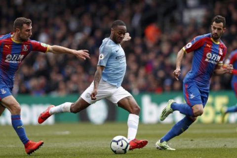 Sterling-marked-by-Crystal-Palace-defenders-480×320