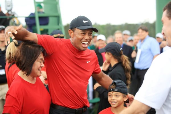 Tiger-Woods-hugs-mum-and-son-e1555273993315