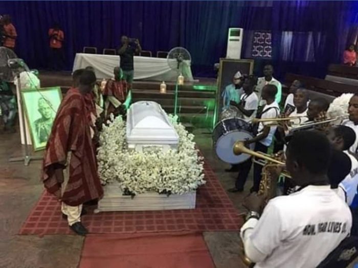 Segun Olatoye lying in state at the floor of the Oyo State House of Assembly
