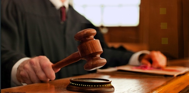U.S.-Judge-using-the-gavel-during-sentencing