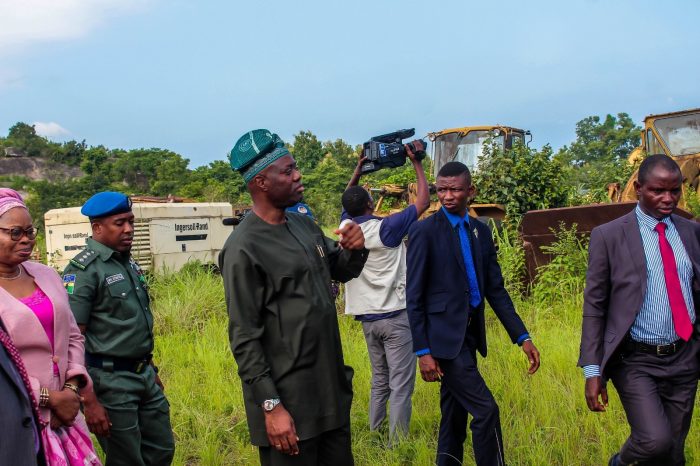 Governor Seyi Makinde inspecting the state quarry and Asphalt plant