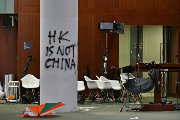 The protests in Hong Kong trigger verbal war between Britain and China