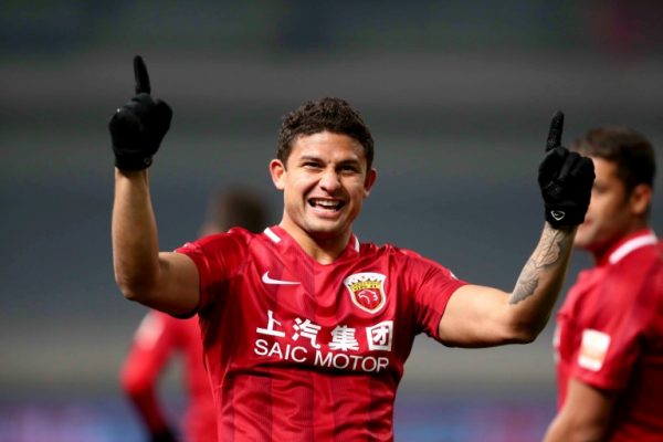 Brazilian Elkeson to play for China