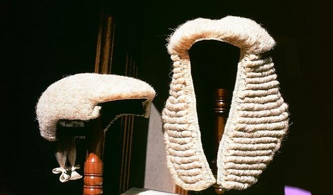 Judges-wig