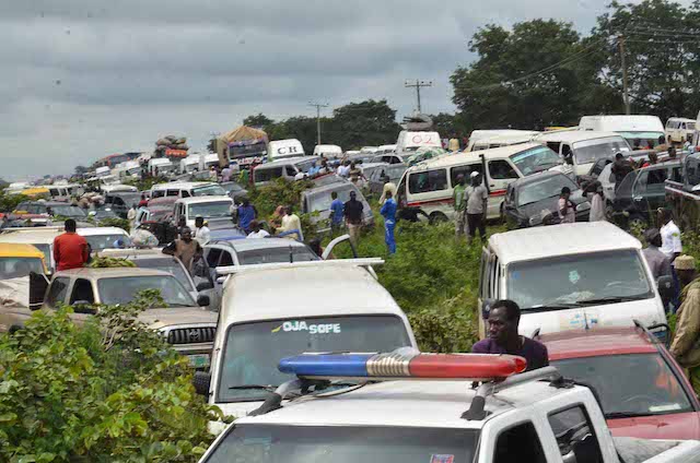 Pic.6.-Drivers-protest-on-Kaduna-Abuja-Highway