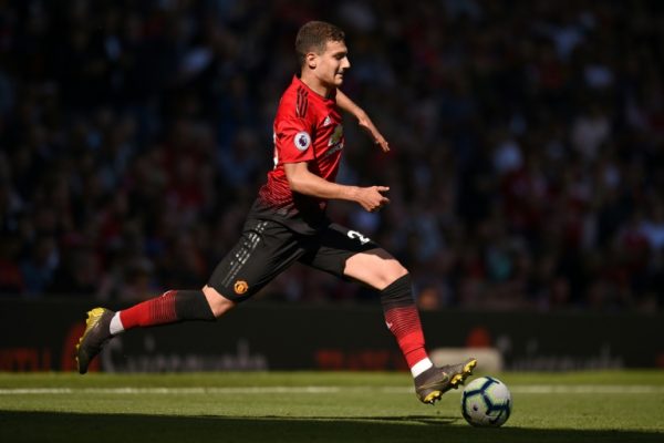 Diogo Dalot in China to solve hip problem