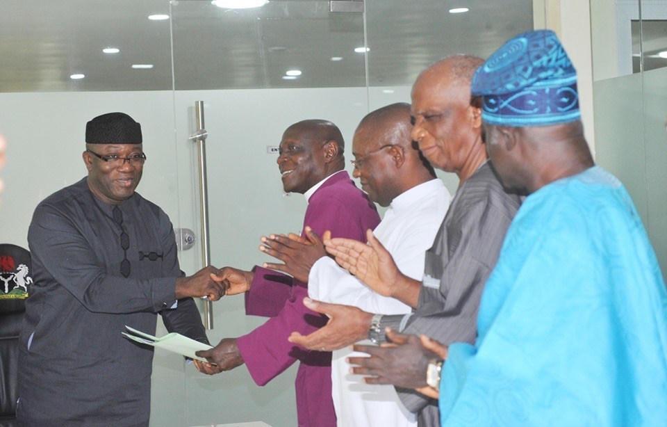 Governor Fayemi, left, at the ceremony with the Anglican clergy and laity. Credit, Olayinka Oyebode