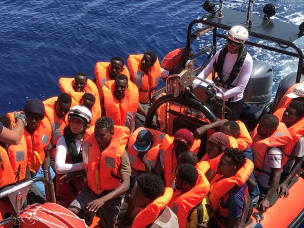 Migrants now allowed to disembark in Italy