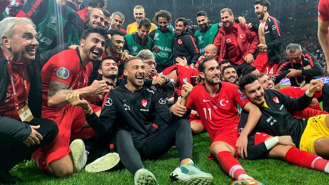 Turkey celebrate qualification for EURO 2020 finals