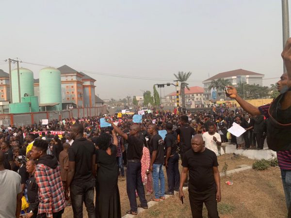 Protesters-troop-out-for-Ihedioha-in-Owerri