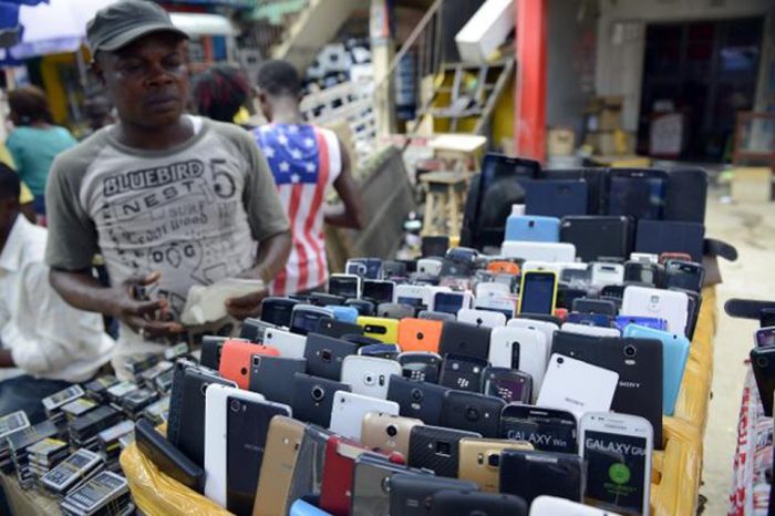 Roadside Phone seller in computer village, Ikeja