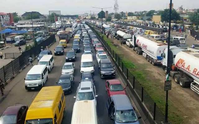 Gridlock on Lagos-Ibadan-Expressway