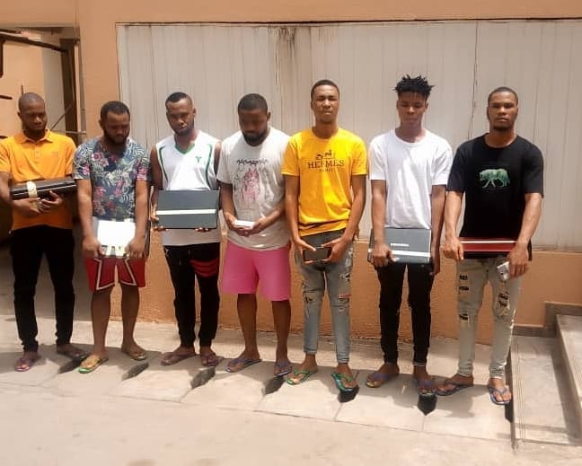 Suspects internet fraudsters