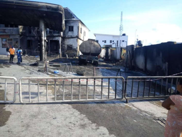 fire outbreak at NNPC filling Station Yaya Abatan destroyed 30 vehicles