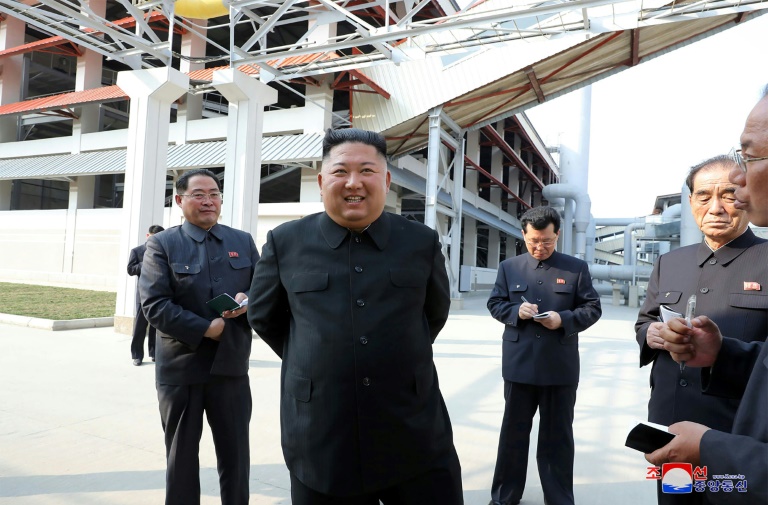 Kim Jong Un at the fertiliser factory 2