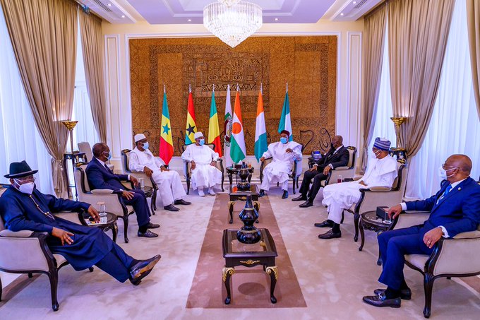 ECOWAS leaders with ex- President Jonathan, first left, Buhari, 2d right at the meeting