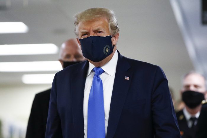 Trump in face mask publicly