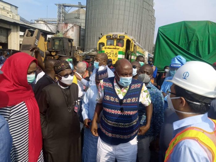 Amaechi, 2nd right and La Mohammed at Apapa Port on Saturday