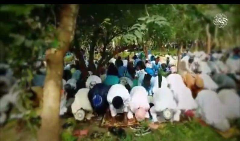 Boko Haram fighters in Niger praying during the Eid-el-Kabir